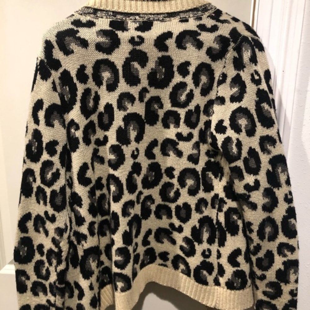 Charlotte Russe open front leopard print cardigan - Picture 2 of 3